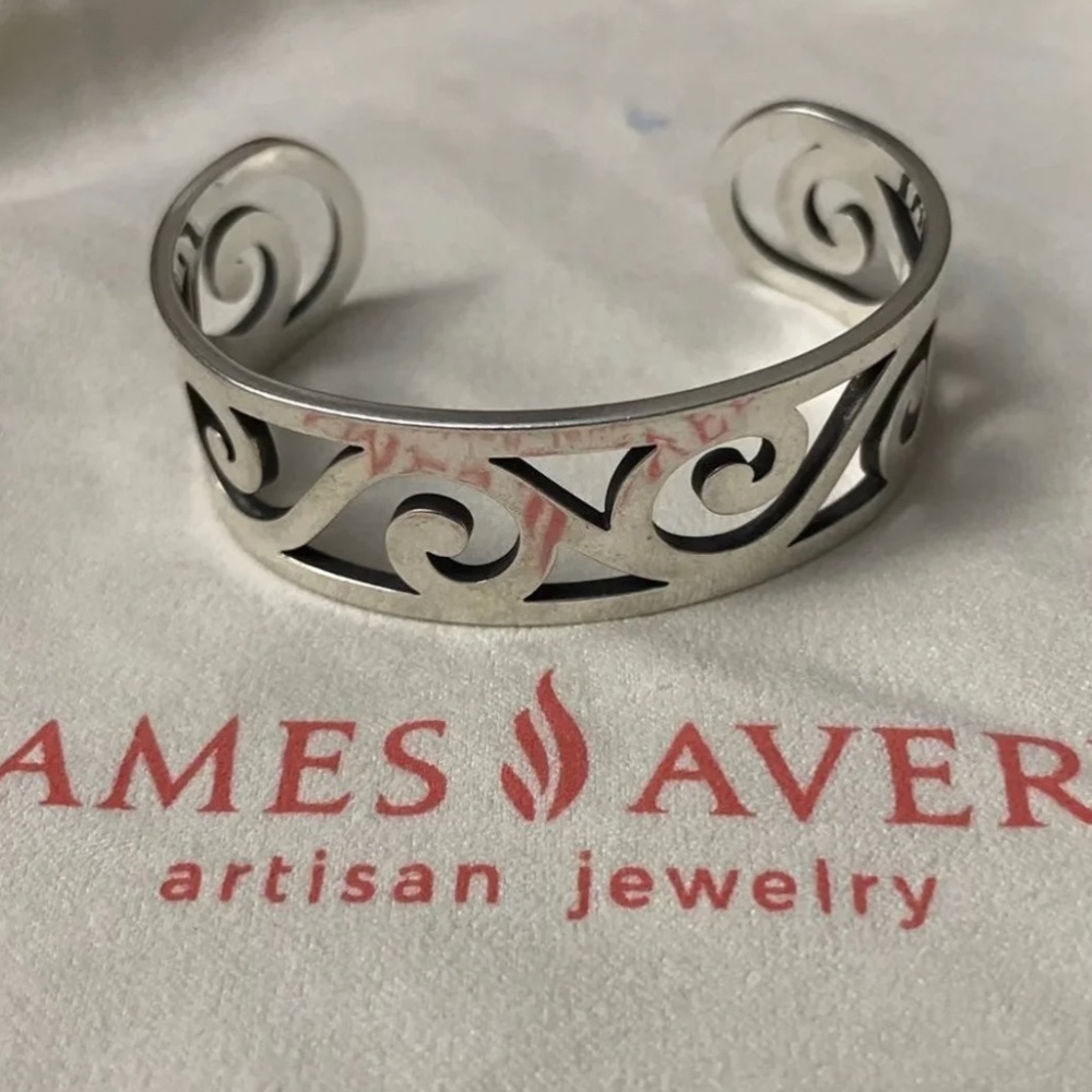 Retired James Avery Gentle Wave Cuff